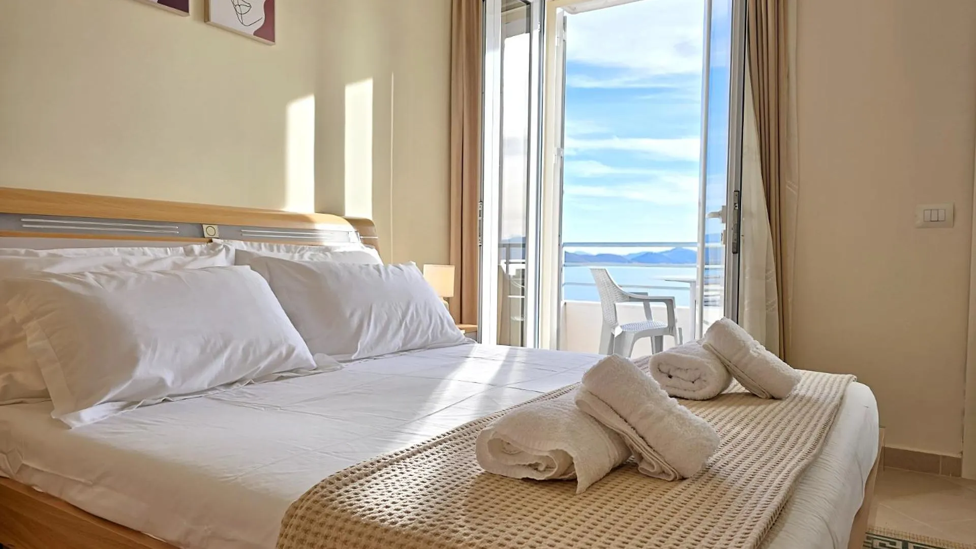 Apartman Jona'S Top-Floor Oasis Saranda Albánia