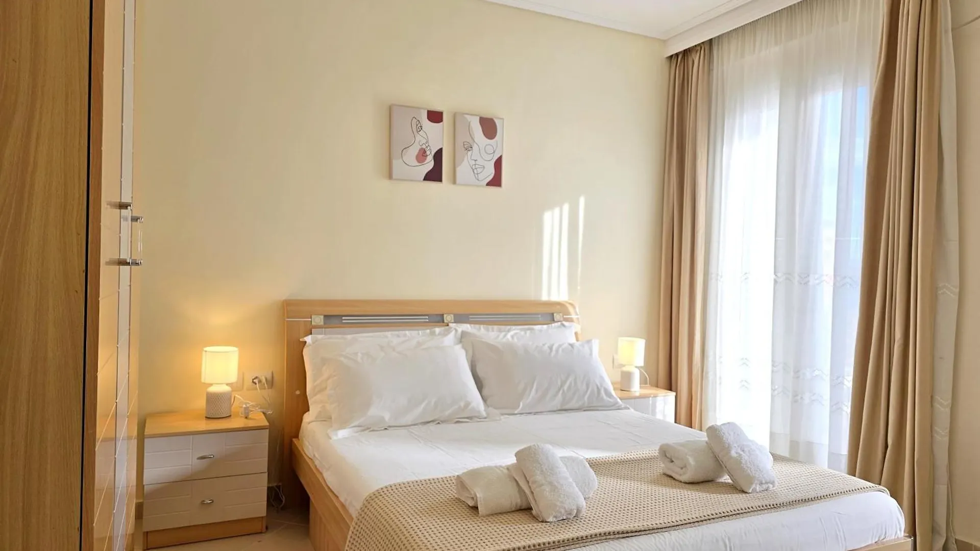 Lejlighed Jona'S Top-Floor Oasis Sarandë