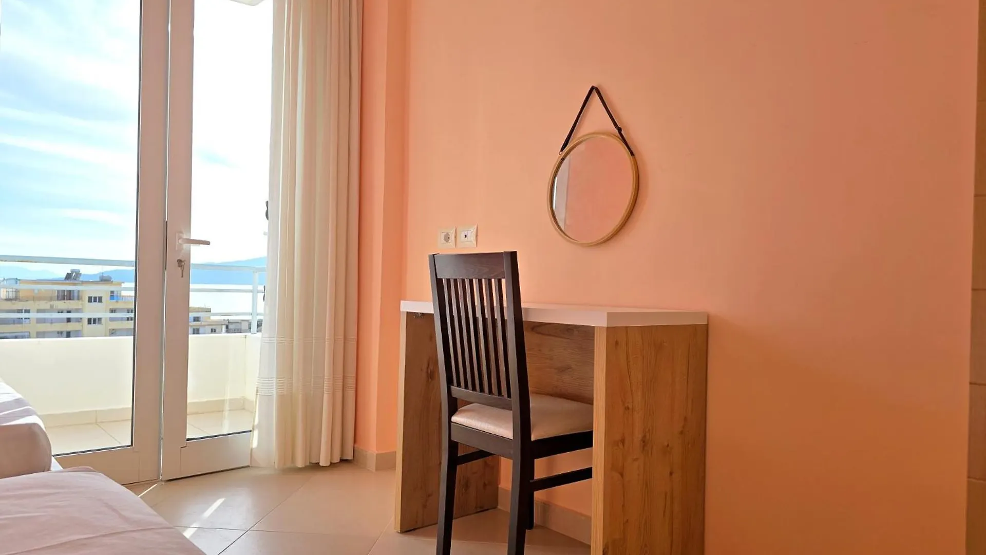 Jona'S Top-Floor Oasis Sarandë
